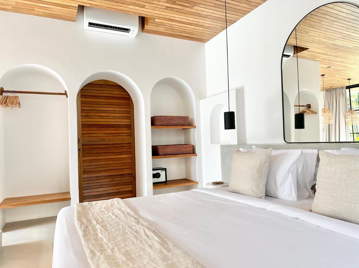 Villa The By The Young