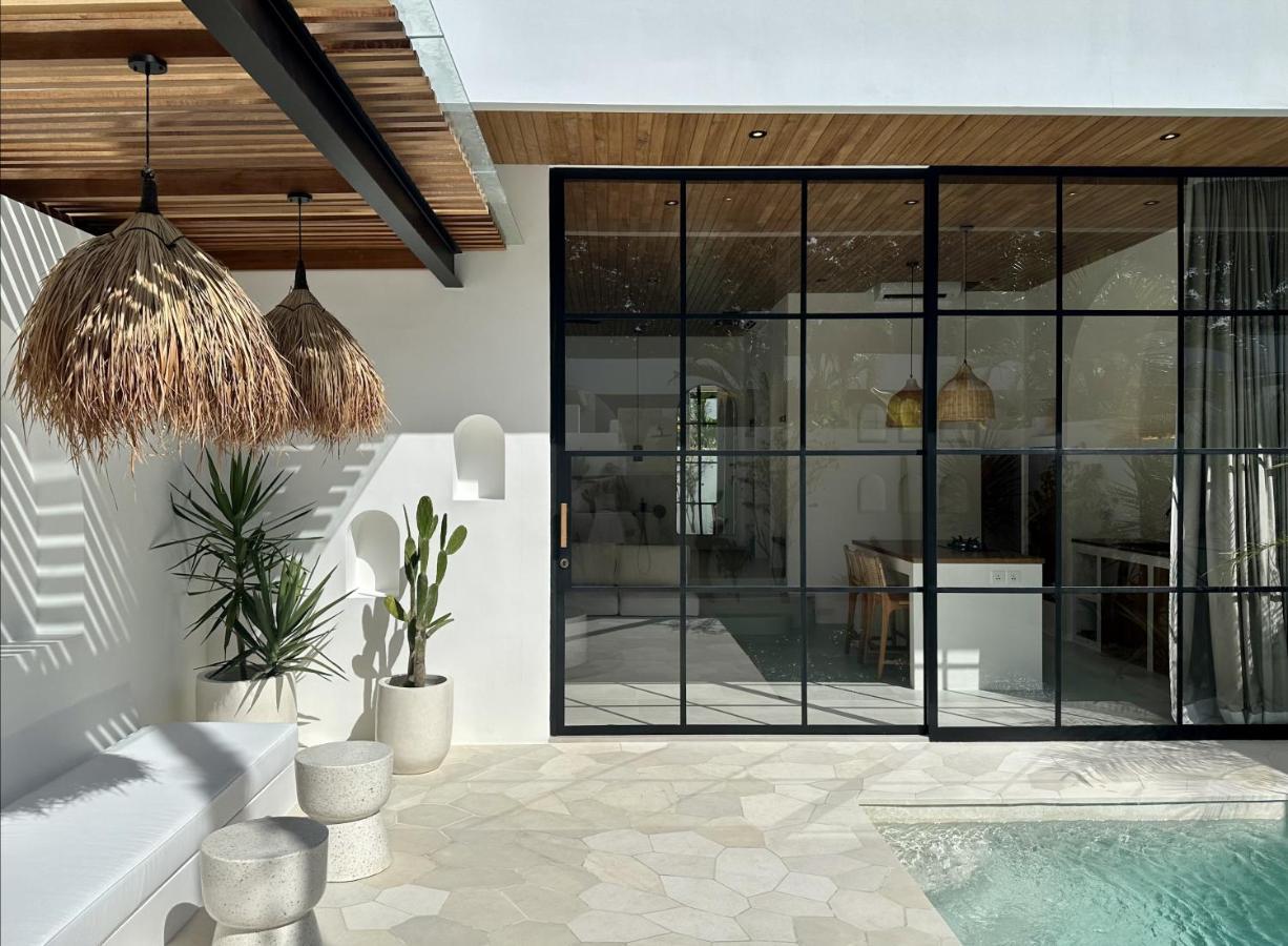 Villa The By The Young