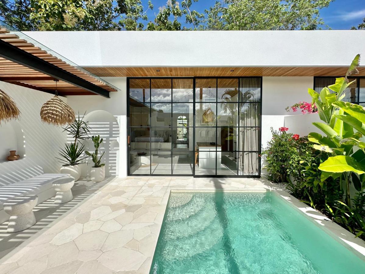 Villa The By The Young *